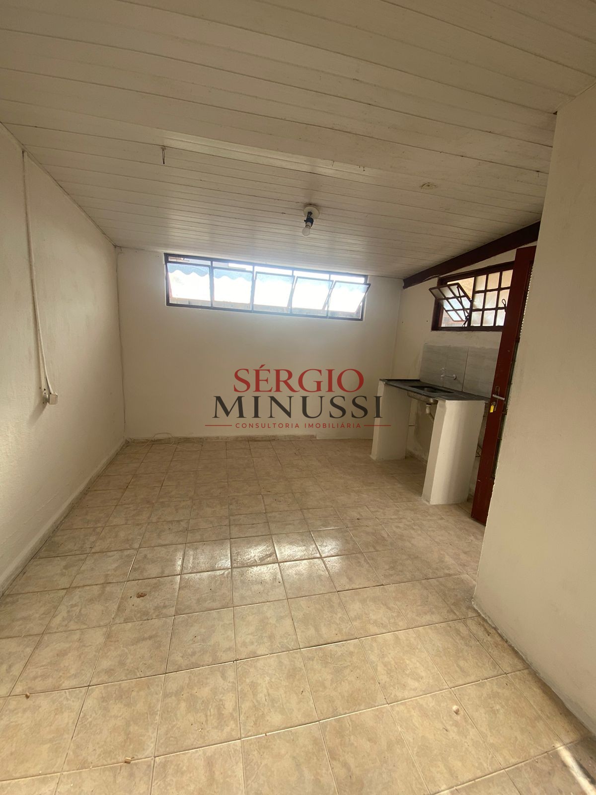 ALUGA-SE CASA NO BAIRRO SÃO DOMINGOS!!!